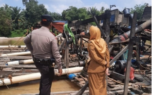 Kapolsek dan Camat Benai Tertibkan PETI di Sungai Kuantan Desa Tanjung Simandolak